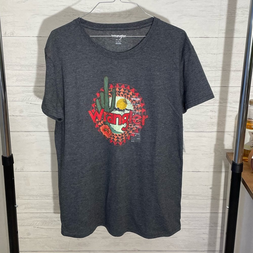 Wrangler Women's Shirt NWT (Size Small)